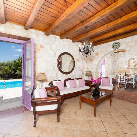 Carolina Villa *