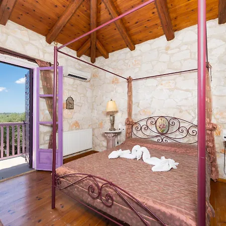 Carolina Villa *